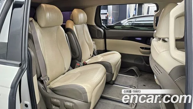Kia Canival 2021 — фото 12