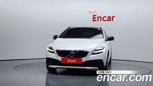 Volvo V40 2018 — фото 3