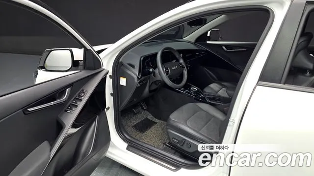 Kia Niro 2022 — фото 11