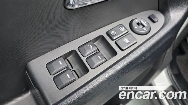 Kia Sportage 2012 — фото 12