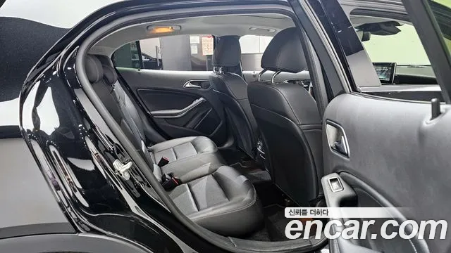 Mercedes-Benz GLA-Class 2018 — фото 12