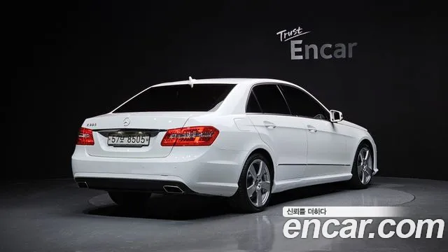 Mercedes-Benz E-Class 2013 — фото 2