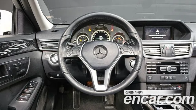 Mercedes-Benz E-Class 2013 — фото 13