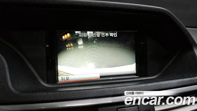 Mercedes-Benz E-Class 2013 — фото 15