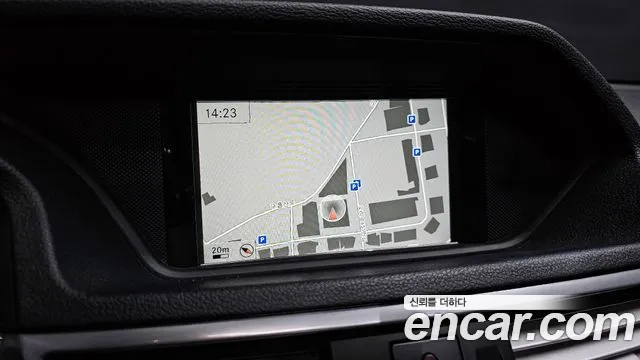 Mercedes-Benz E-Class 2013 — фото 16