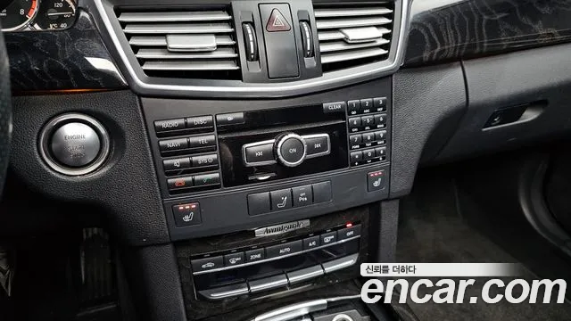 Mercedes-Benz E-Class 2013 — фото 17