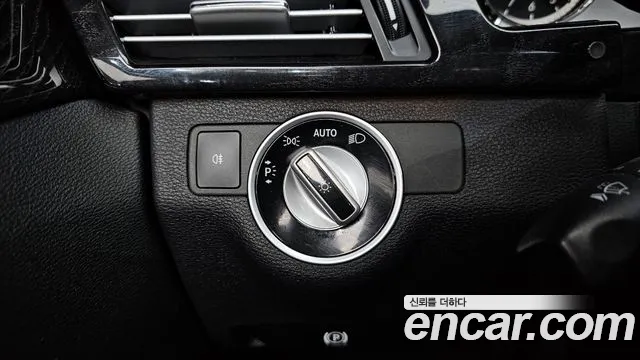 Mercedes-Benz E-Class 2013 — фото 20