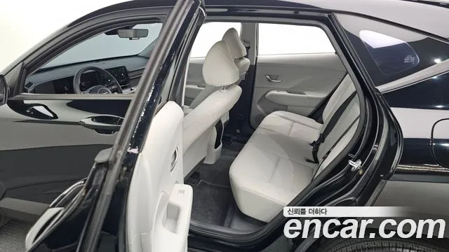Hyundai Kona 2023 — фото 13