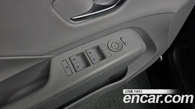 Hyundai Kona 2023 — фото 18
