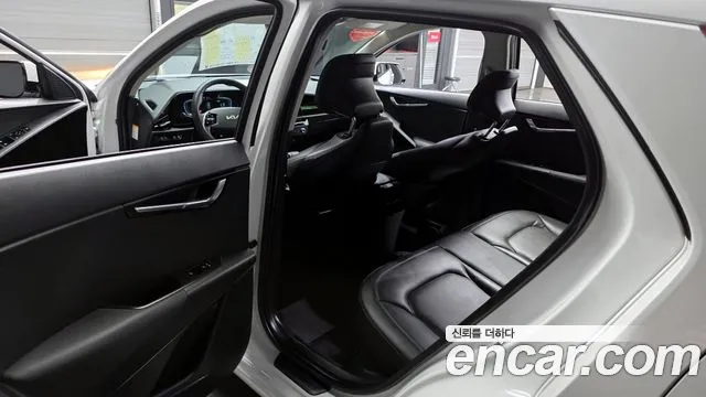 Kia Niro 2022 — фото 11