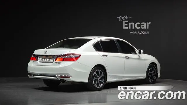 Honda Accord 2017 — фото 2