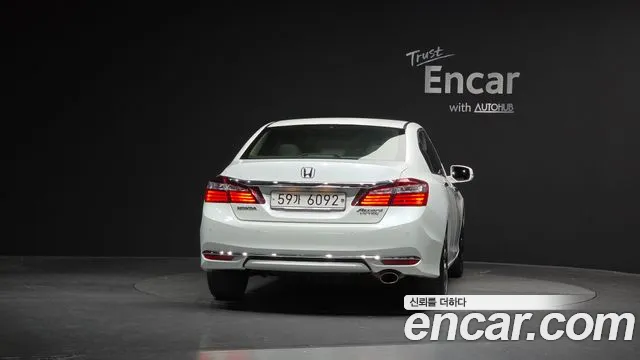 Honda Accord 2017 — фото 4