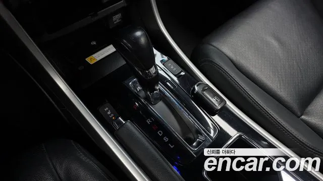 Honda Accord 2017 — фото 9