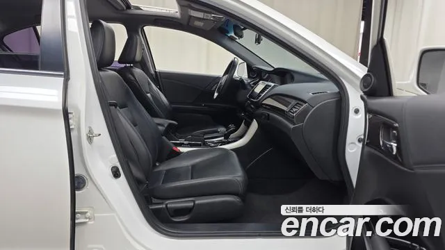 Honda Accord 2017 — фото 11