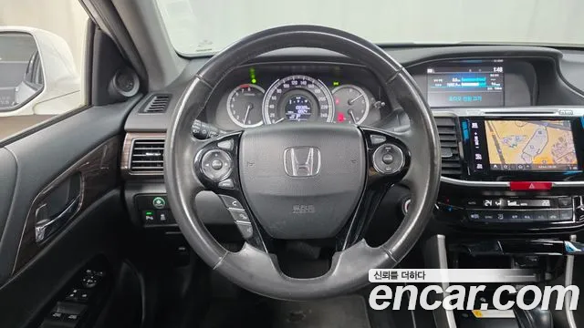Honda Accord 2017 — фото 13