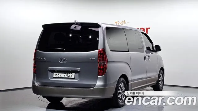 Hyundai Starex 2019 — фото 2