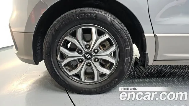 Hyundai Starex 2019 — фото 5