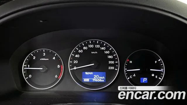 Hyundai Starex 2019 — фото 8