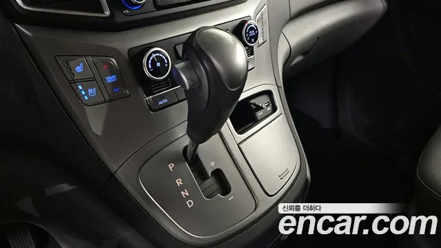Hyundai Starex 2019 — фото 9