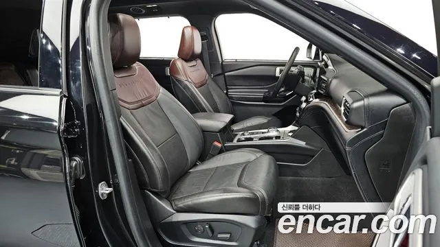 Ford Explorer 2023 — фото 10