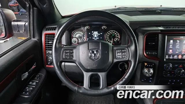 Dodge Ram Pick Up 2016 — фото 13