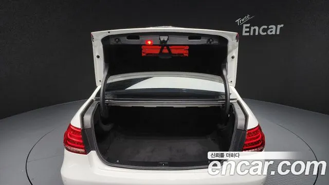 Mercedes-Benz E-Class 2014 — фото 20