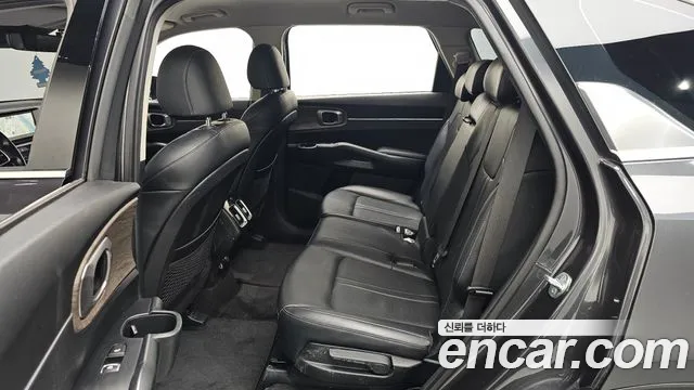 Kia Sorento 2022 — фото 11