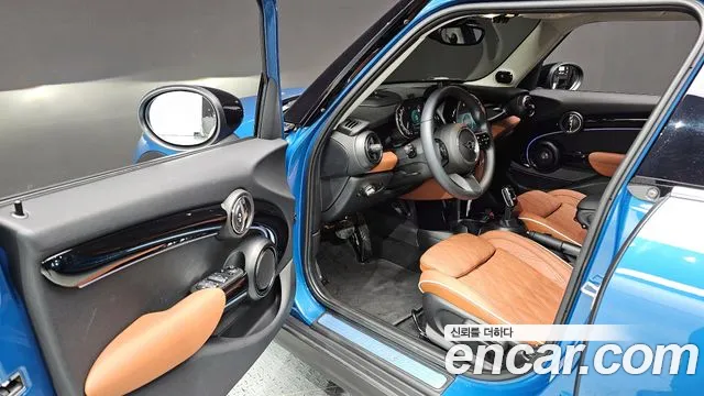 Mini Cooper 2023 — фото 10