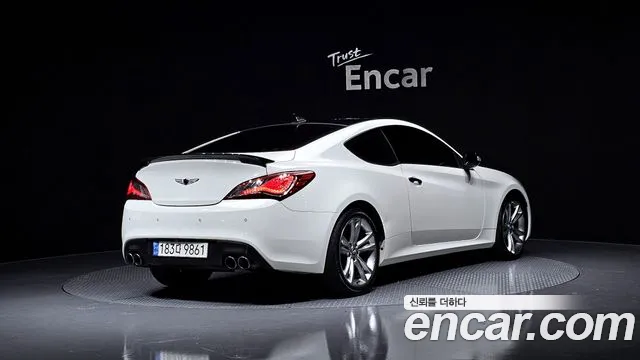 Hyundai Genesis 2010 — фото 2