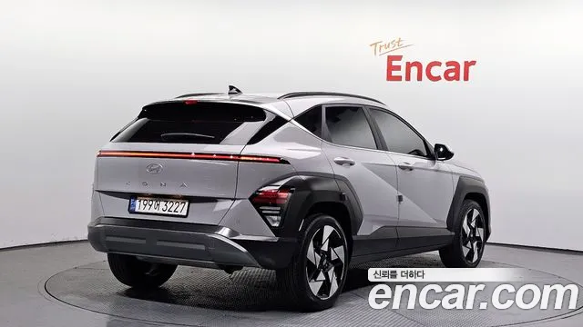Hyundai Kona 2023 — фото 2