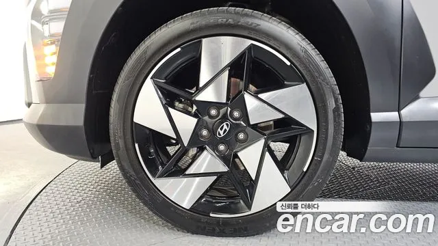 Hyundai Kona 2023 — фото 5