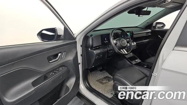 Hyundai Kona 2023 — фото 10