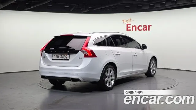 Volvo V60 2017 — фото 2