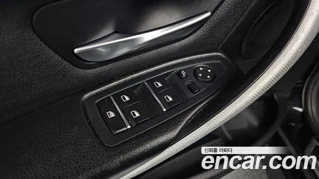 BMW 3-Series 2018 — фото 18
