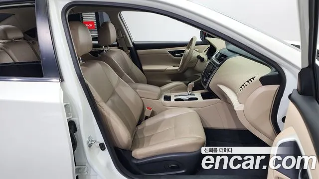 Nissan Altima 2017 — фото 11