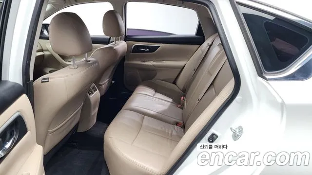 Nissan Altima 2017 — фото 12
