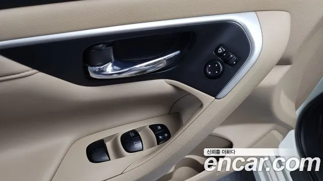 Nissan Altima 2017 — фото 18