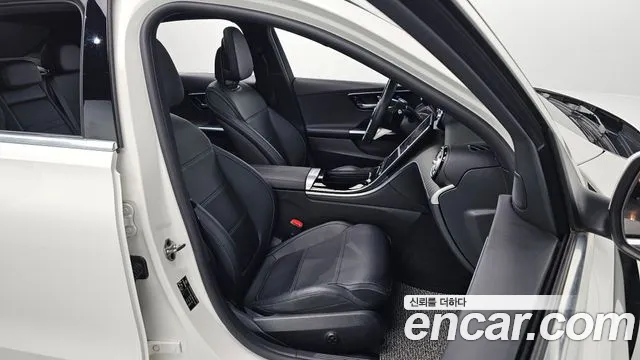 Mercedes-Benz C-Class 2022 — фото 10