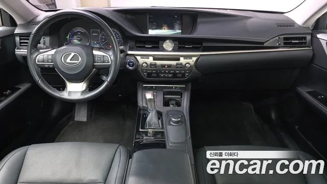 Lexus ES 2017 — фото 7