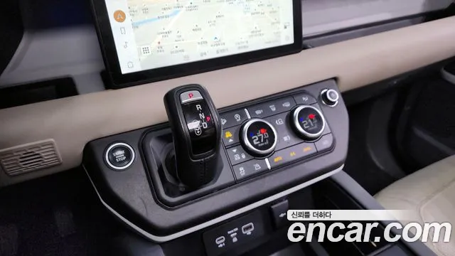Land Rover Defender 2020 — фото 9