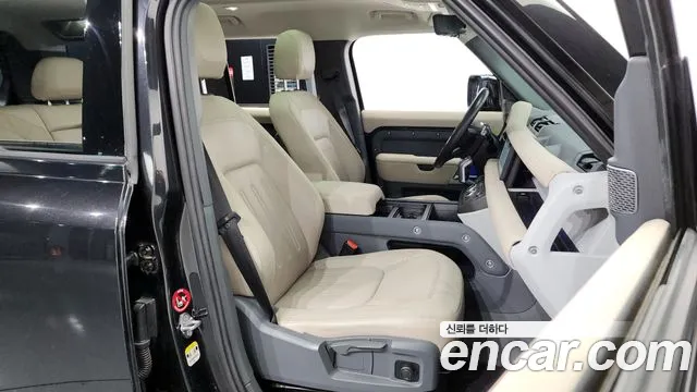 Land Rover Defender 2020 — фото 11