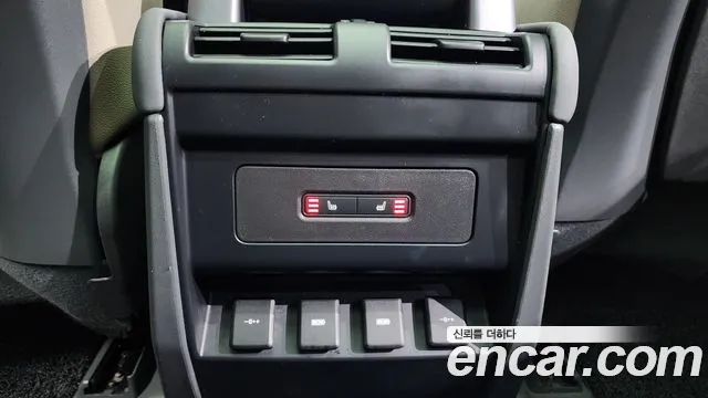Land Rover Defender 2020 — фото 18