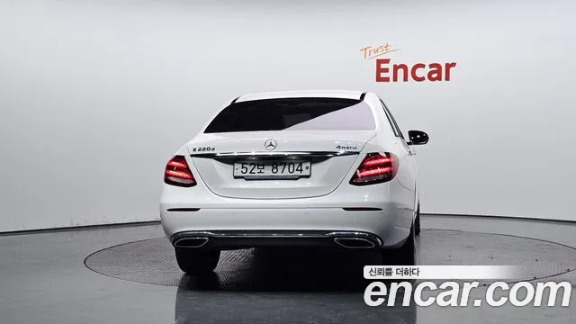 Mercedes-Benz E-Class 2018 — фото 4