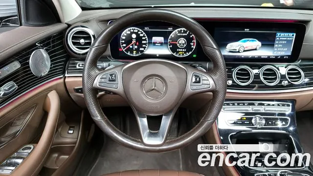 Mercedes-Benz E-Class 2017 — фото 13