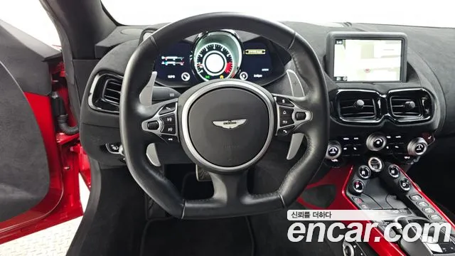 Astonmartin Vantage 2019 — фото 13
