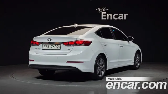 Hyundai AVANTE 2018 — фото 2