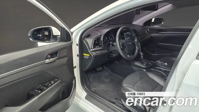Hyundai AVANTE 2018 — фото 10