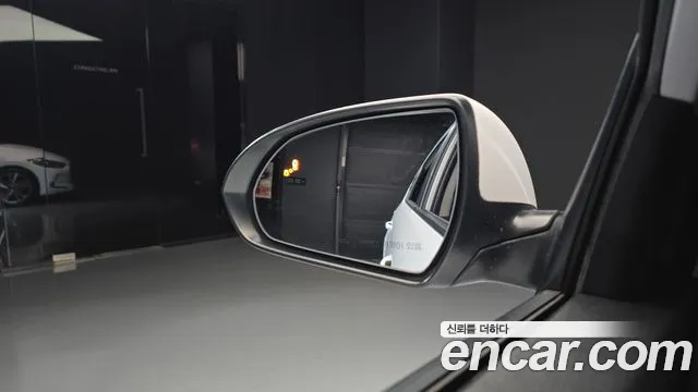 Hyundai AVANTE 2018 — фото 19