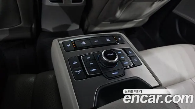 Hyundai Genesis 2016 — фото 19