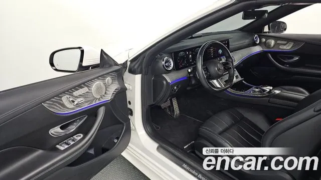 Mercedes-Benz E-Class 2022 — фото 11